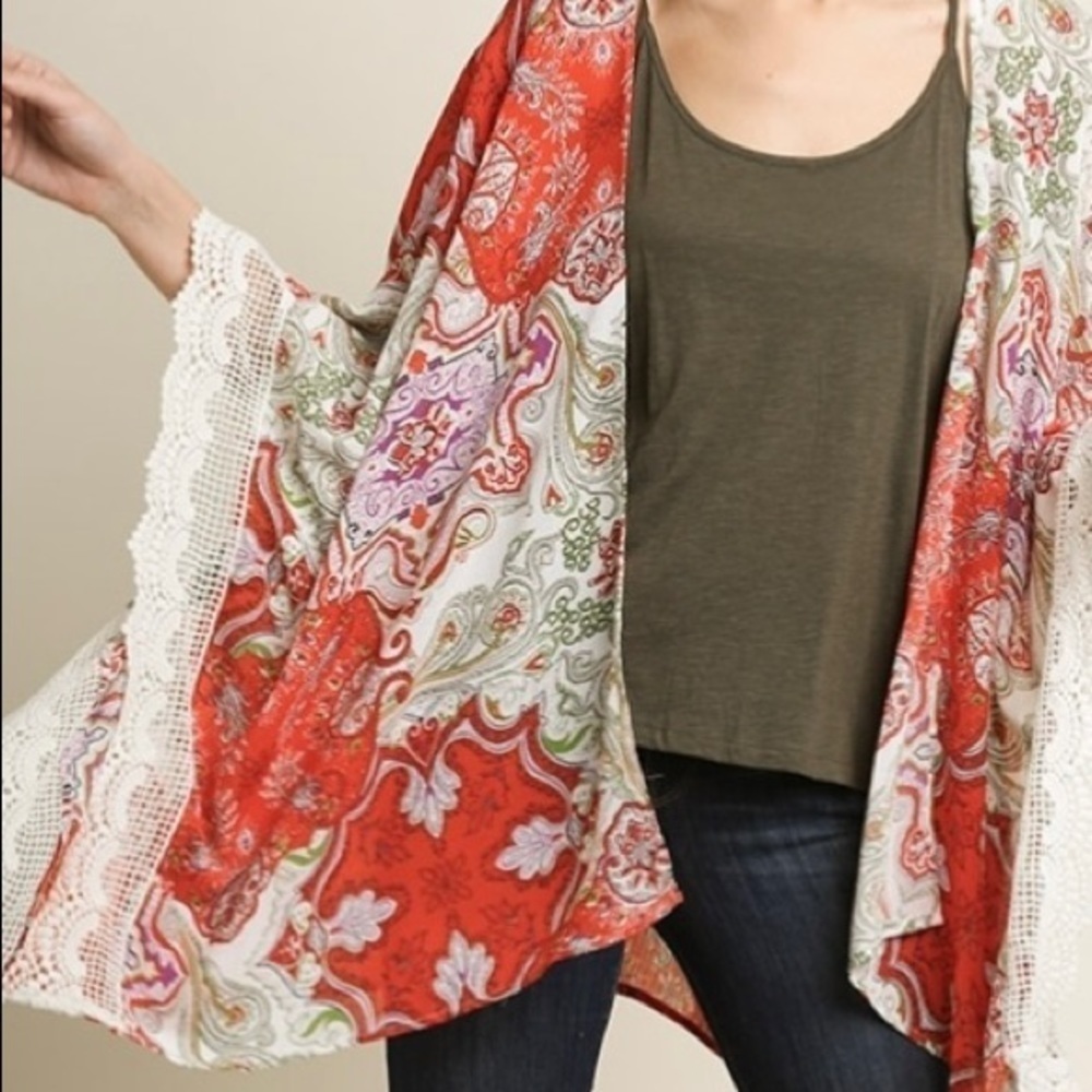 BEAUTIFUL lightweight coral and lace kimono. - Picture 2 of 4